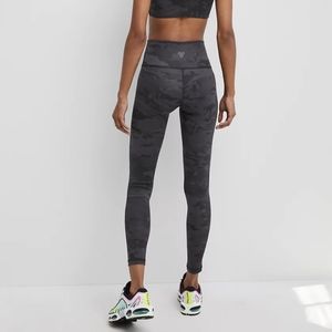 Aritzia TNA camouflage black leggings